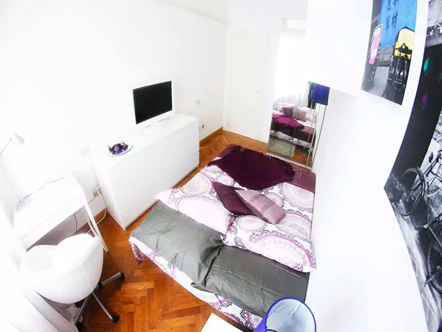 Immagine 2 di Camera in affitto  in Via Felice Casati a Milano