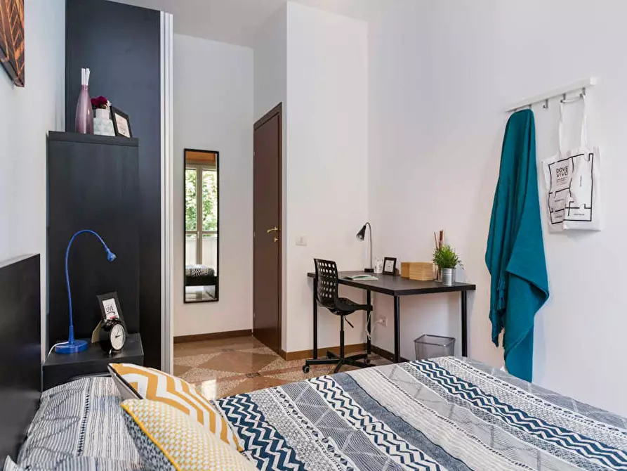 Immagine 6 di Camera in affitto  in Viale Giovanni Vicini a Bologna