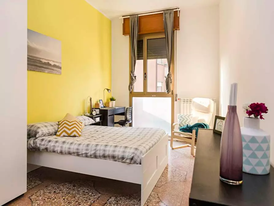 Immagine 6 di Camera in affitto  in Viale Giovanni Vicini a Bologna