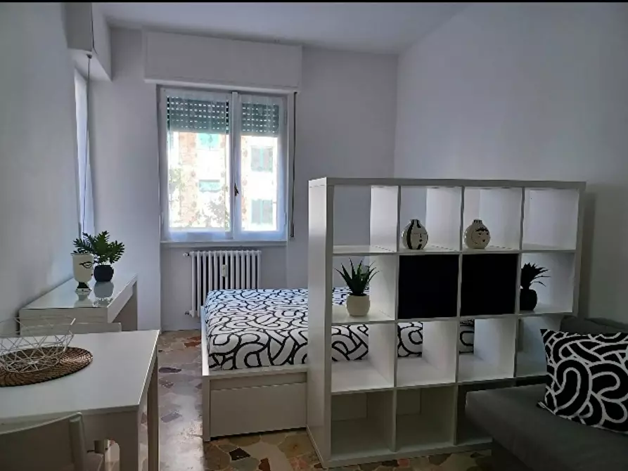 Immagine 1 di Appartamento in affitto  in Via Lorenteggio a Milano