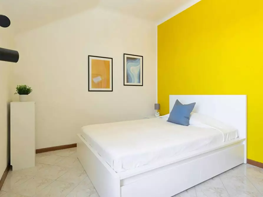 Immagine 10 di Camera in affitto  in Via Vigevano a Milano