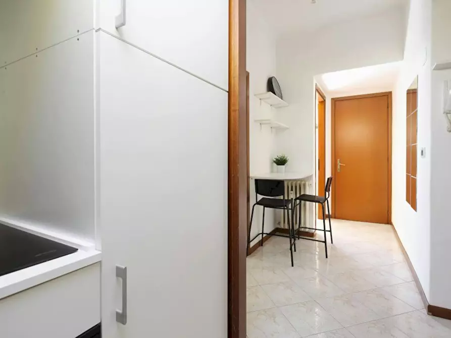 Immagine 5 di Camera in affitto  in Via Vigevano a Milano