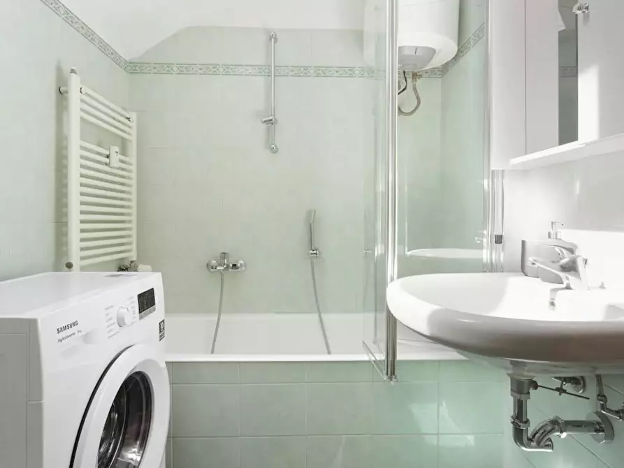 Immagine 9 di Camera in affitto  in Via Vigevano a Milano