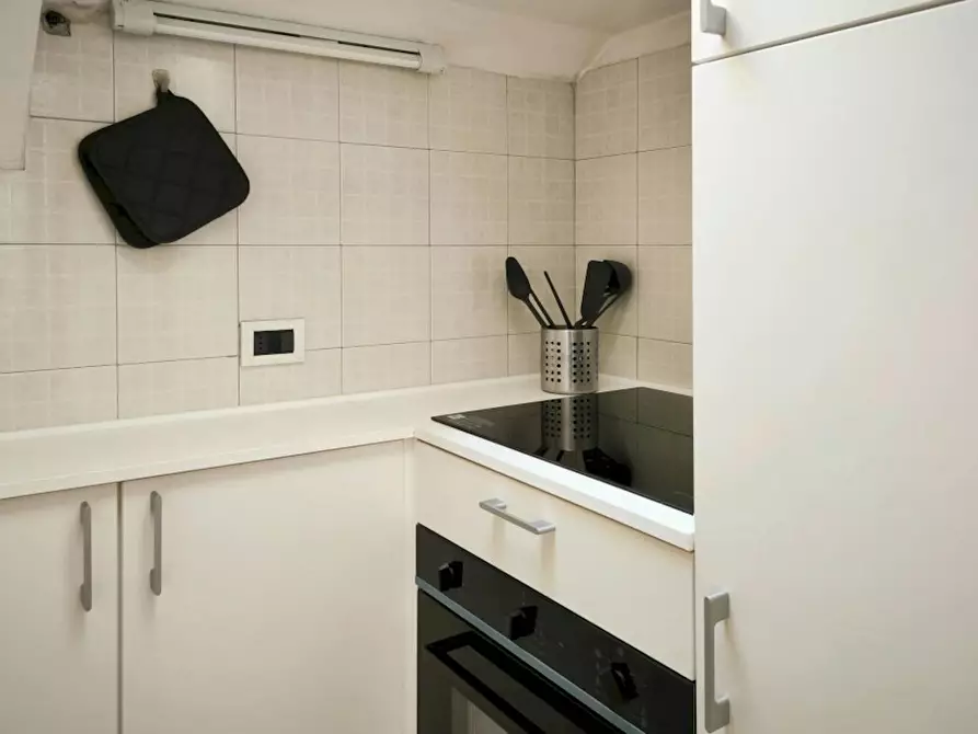 Immagine 4 di Camera in affitto  in Via Vigevano a Milano