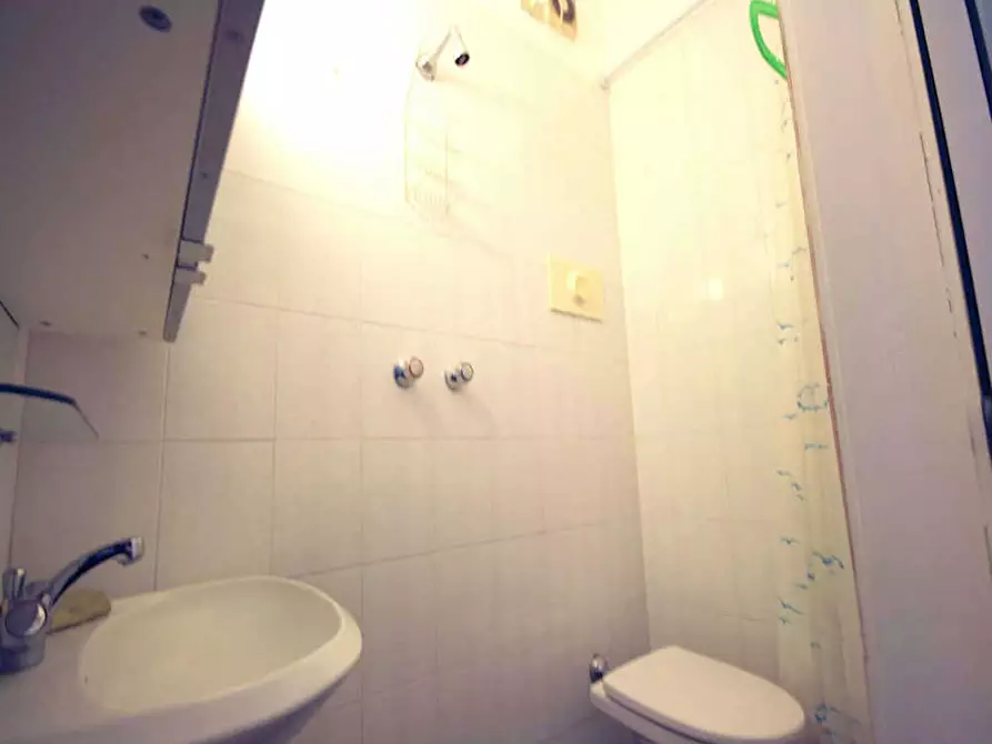 Immagine 6 di Camera in affitto  in Viale Lombardia a Milano