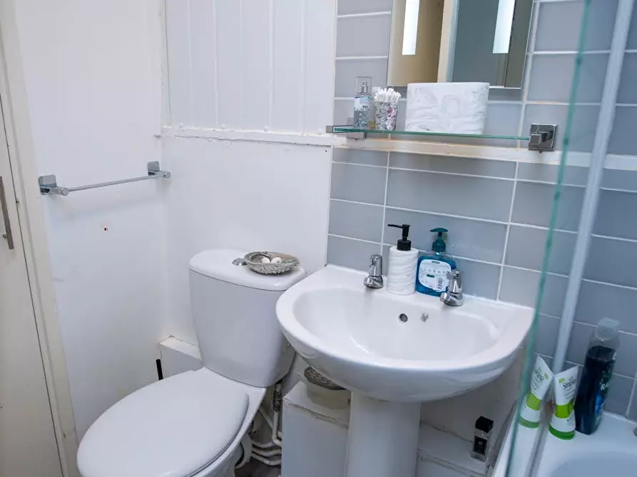 Immagine 8 di Appartamento in affitto  in Grove Road a Tottenham
