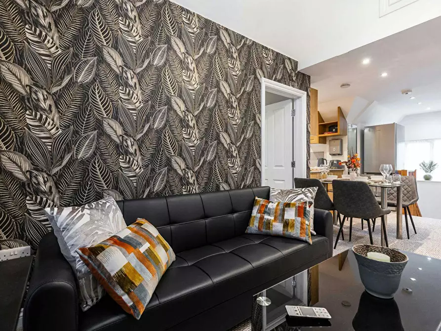 Immagine 2 di Appartamento in affitto  in Foxburrows Avenue a Guildford