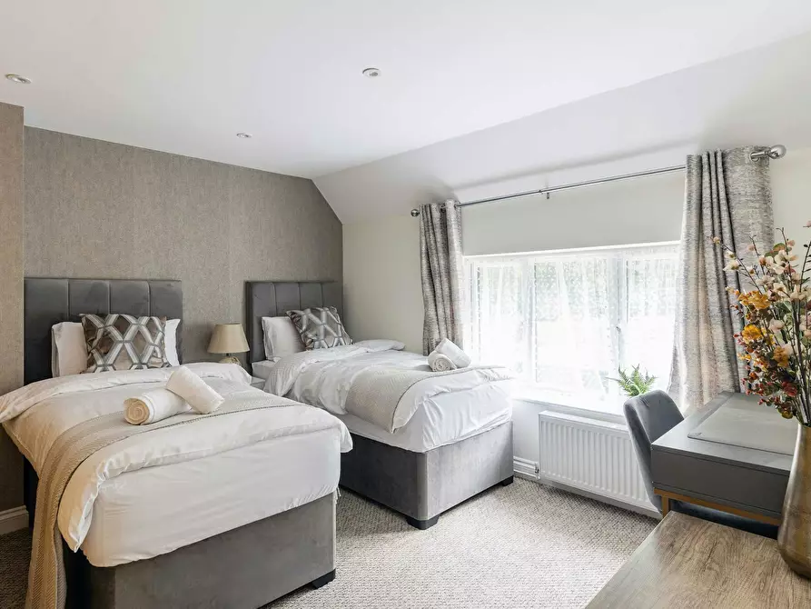Immagine 3 di Appartamento in affitto  in Foxburrows Avenue a Guildford