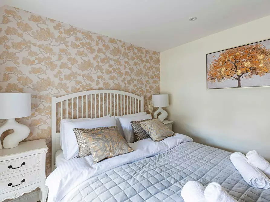 Immagine 7 di Appartamento in affitto  in Foxburrows Avenue a Guildford