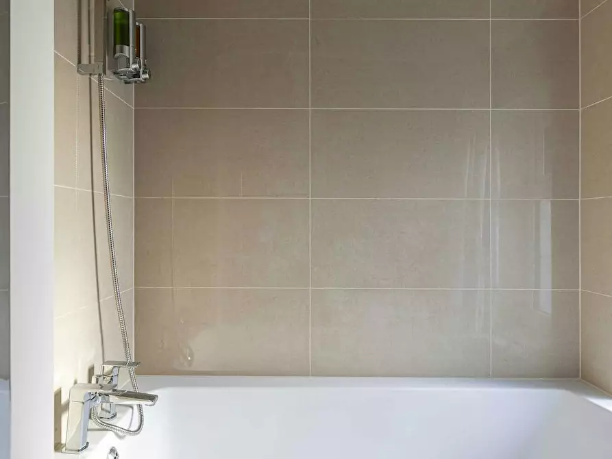 Immagine 10 di Appartamento in affitto  in Foxburrows Avenue a Guildford