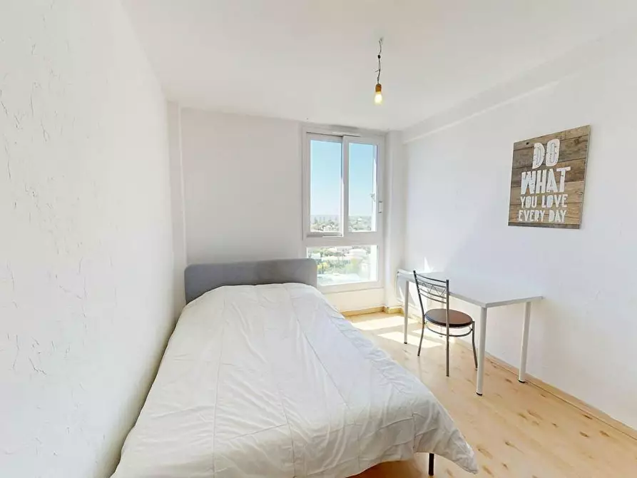 Immagine 1 di Camera in affitto  in Avenue de la Libération-Charles de Gaulle a Le Bouscat