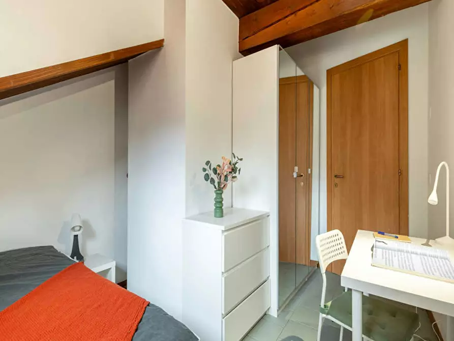 Immagine 5 di Camera in affitto  in Via Jacopo della Quercia a Milano