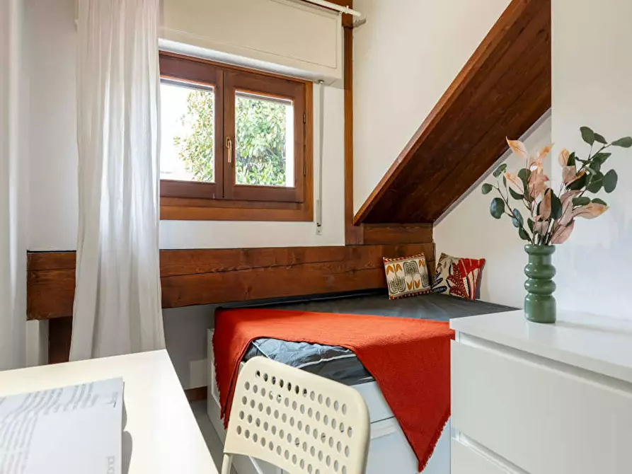 Immagine 3 di Camera in affitto  in Via Jacopo della Quercia a Milano