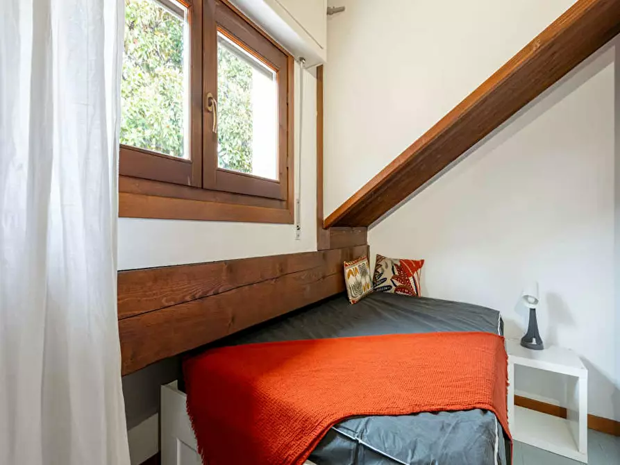 Immagine 4 di Camera in affitto  in Via Jacopo della Quercia a Milano