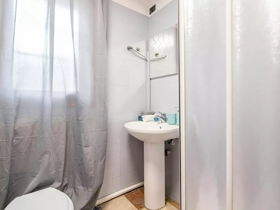 Immagine 10 di Camera in affitto  in Via Tiziano Aspetti a Padova
