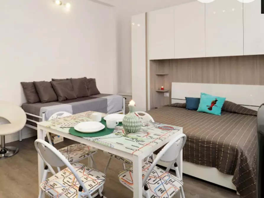 Immagine 2 di Appartamento in affitto  in Via Legnone a Milano