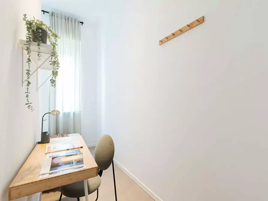 Immagine 3 di Camera in affitto  in Via della Moscova a Milano