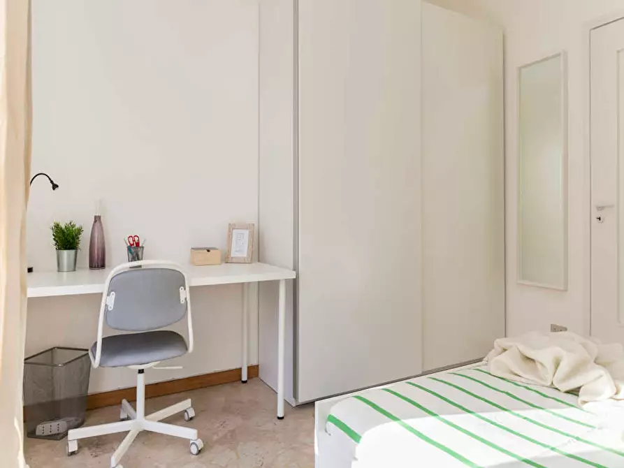 Immagine 6 di Camera in affitto  in Via delle Acacie a Buccinasco