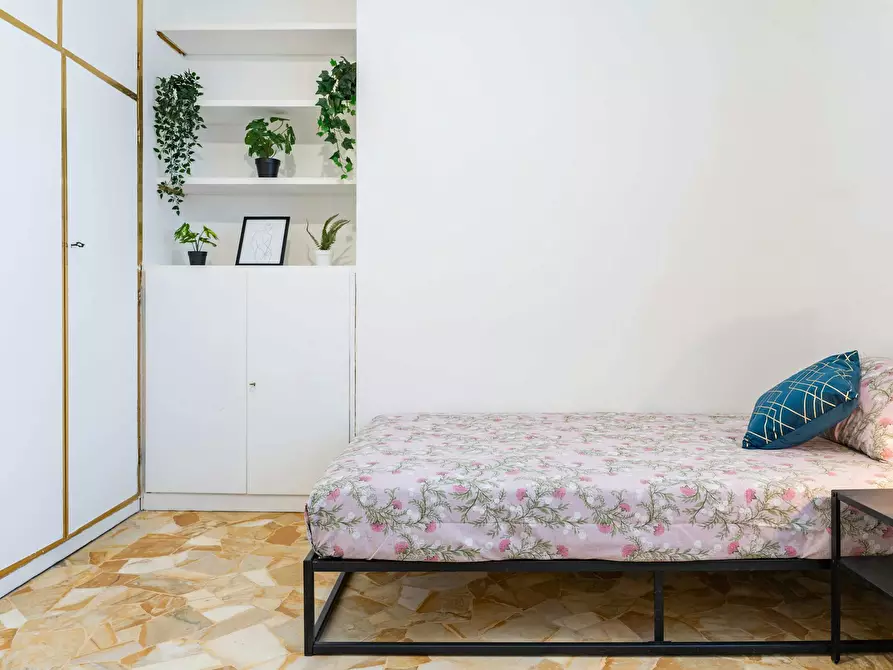 Immagine 3 di Camera in affitto  in Via Plinio a Milano