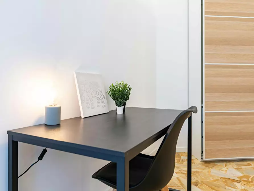 Immagine 3 di Camera in affitto  in Via Plinio a Milano