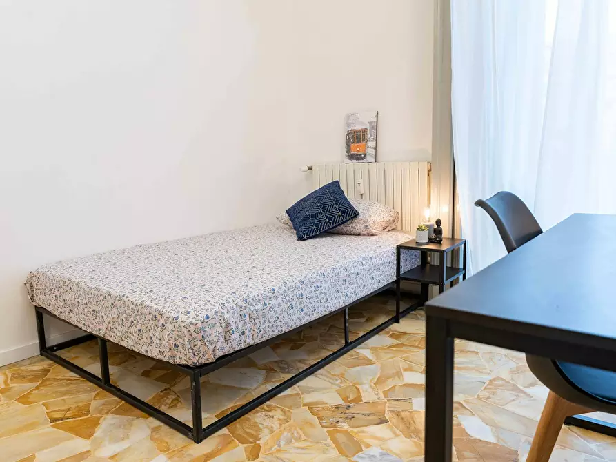 Immagine 2 di Camera in affitto  in Via Plinio a Milano