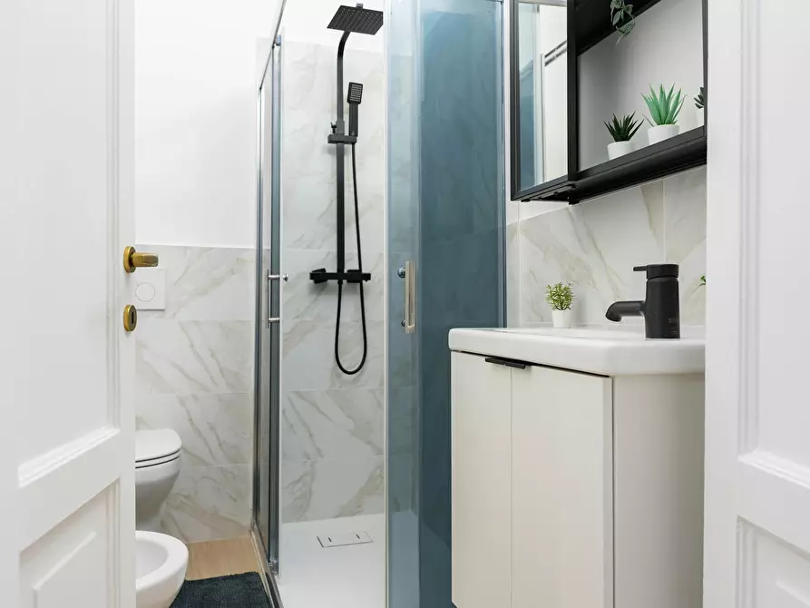 Immagine 10 di Camera in affitto  in Via Plinio a Milano