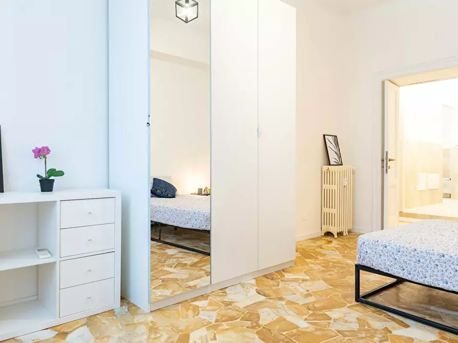 Immagine 4 di Camera in affitto  in Via Plinio a Milano