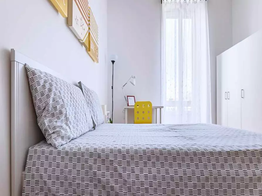 Immagine 3 di Camera in affitto  in Via Valenza a Milano