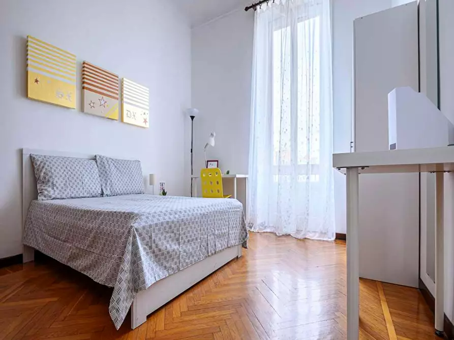 Immagine 1 di Camera in affitto  in Via Valenza a Milano