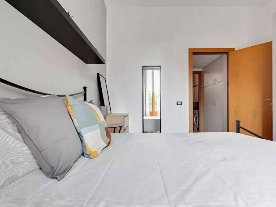 Immagine 5 di Camera in affitto  in Via Correggio a Milano