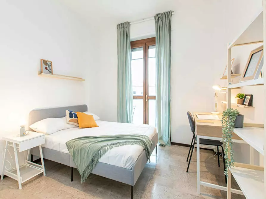 Immagine 3 di Camera in affitto  in Viale Sondrio a Milano