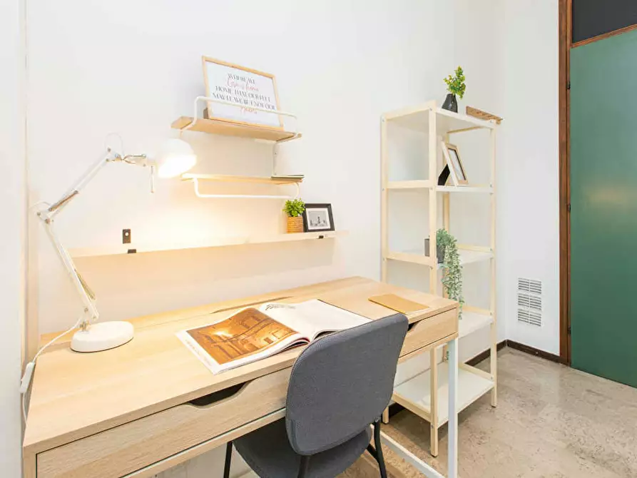 Immagine 7 di Camera in affitto  in Viale Sondrio a Milano