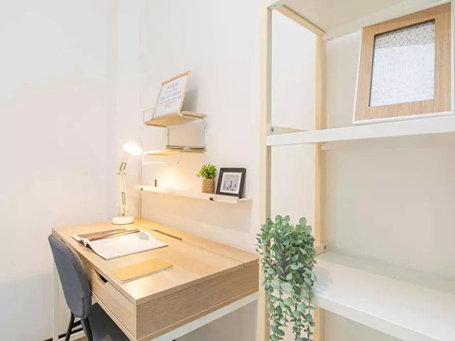 Immagine 4 di Camera in affitto  in Viale Sondrio a Milano