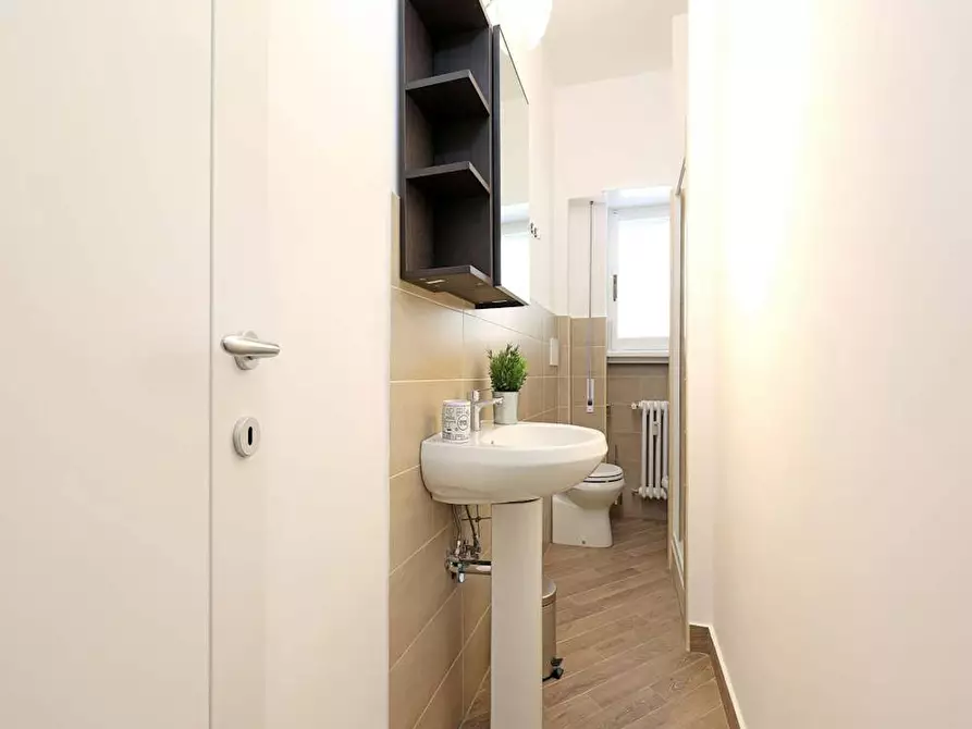 Immagine 9 di Camera in affitto  in Via Antonino Lo Surdo a Roma