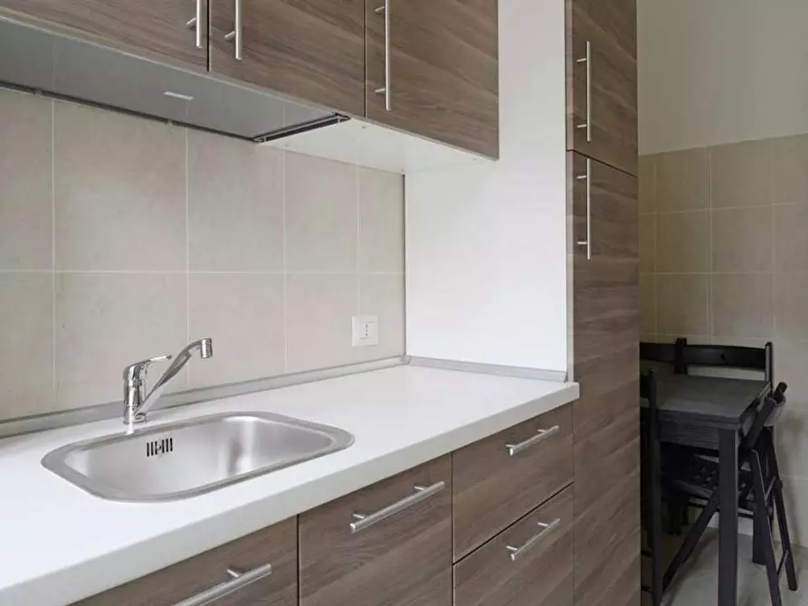 Immagine 5 di Camera in affitto  in Via Vincenzo Giordano Orsini a Milano