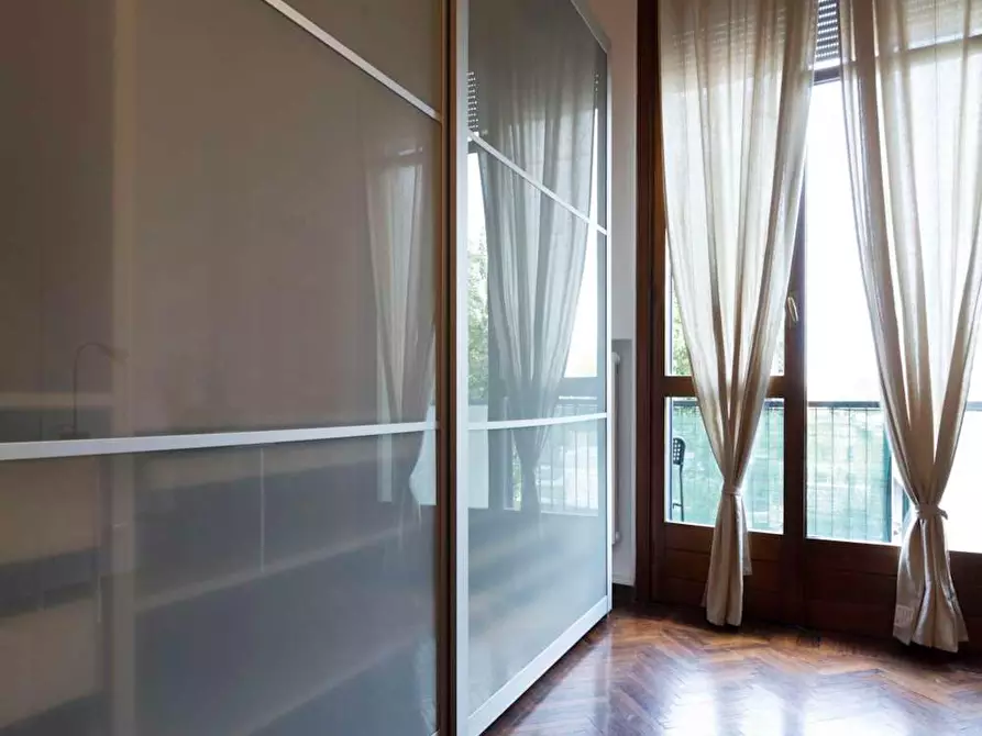 Immagine 6 di Camera in affitto  in Viale Papiniano a Milano