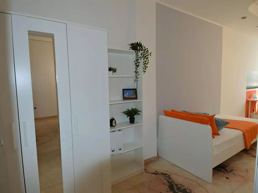 Immagine 3 di Camera in affitto  in Via Alfeo Corassori a Modena
