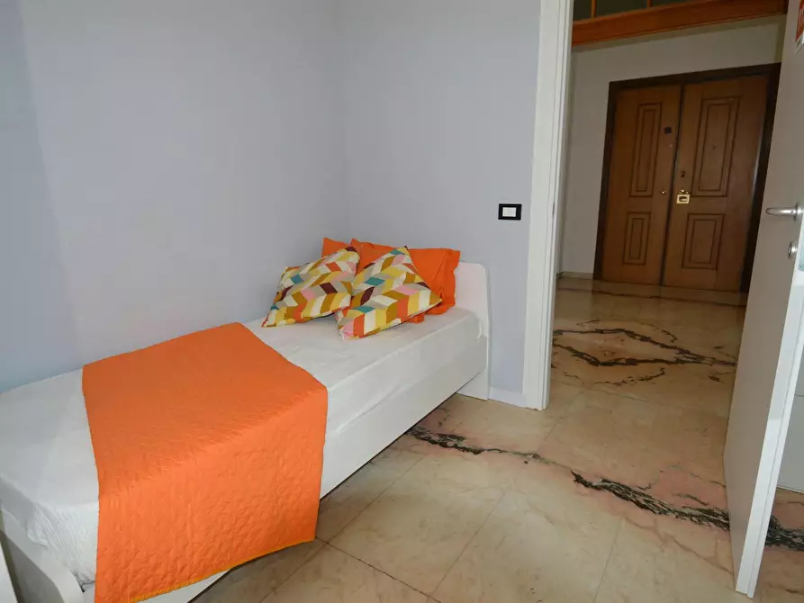 Immagine 1 di Camera in affitto  in Via Alfeo Corassori a Modena