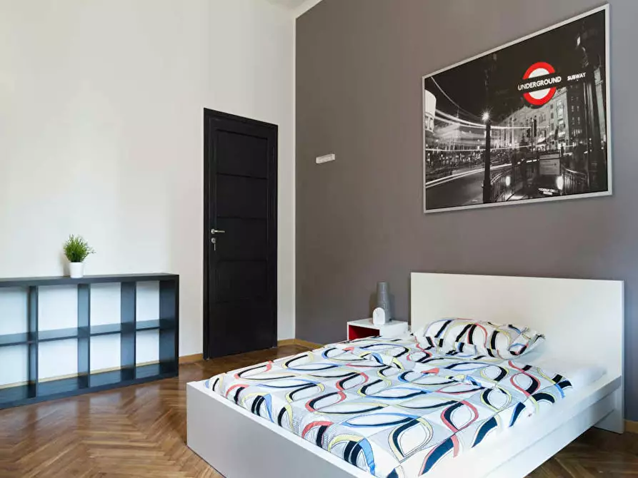 Immagine 5 di Camera in affitto  in Via Temistocle Calzecchi a Milano
