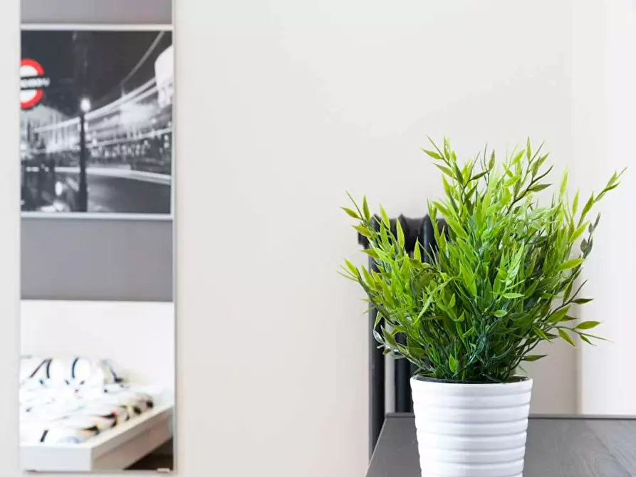 Immagine 6 di Camera in affitto  in Via Temistocle Calzecchi a Milano