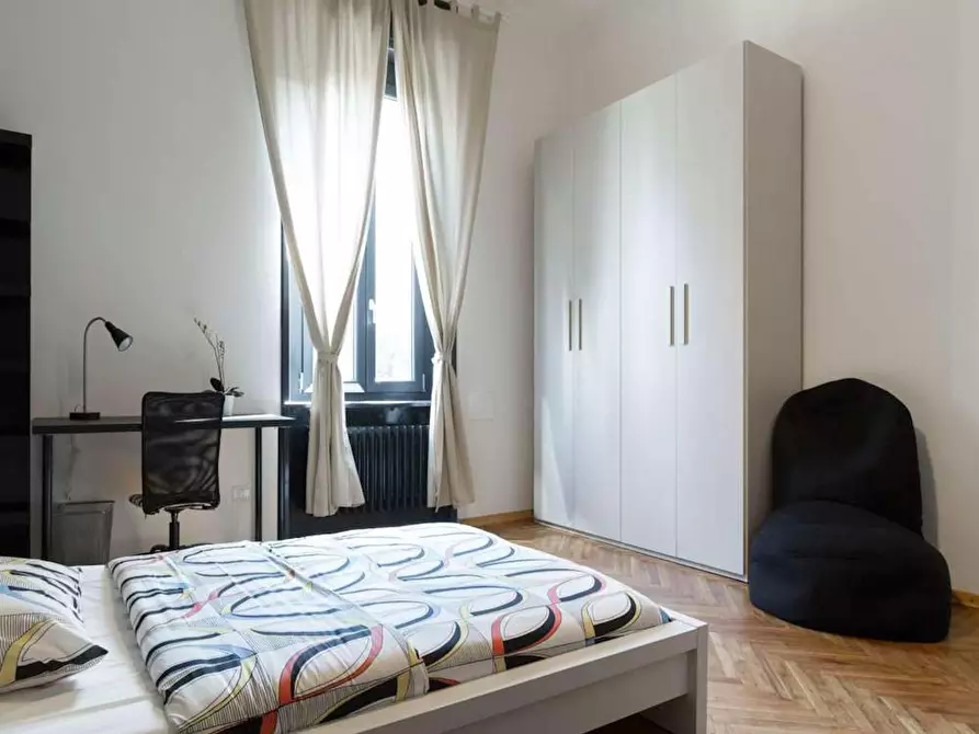 Immagine 5 di Camera in affitto  in Via Temistocle Calzecchi a Milano