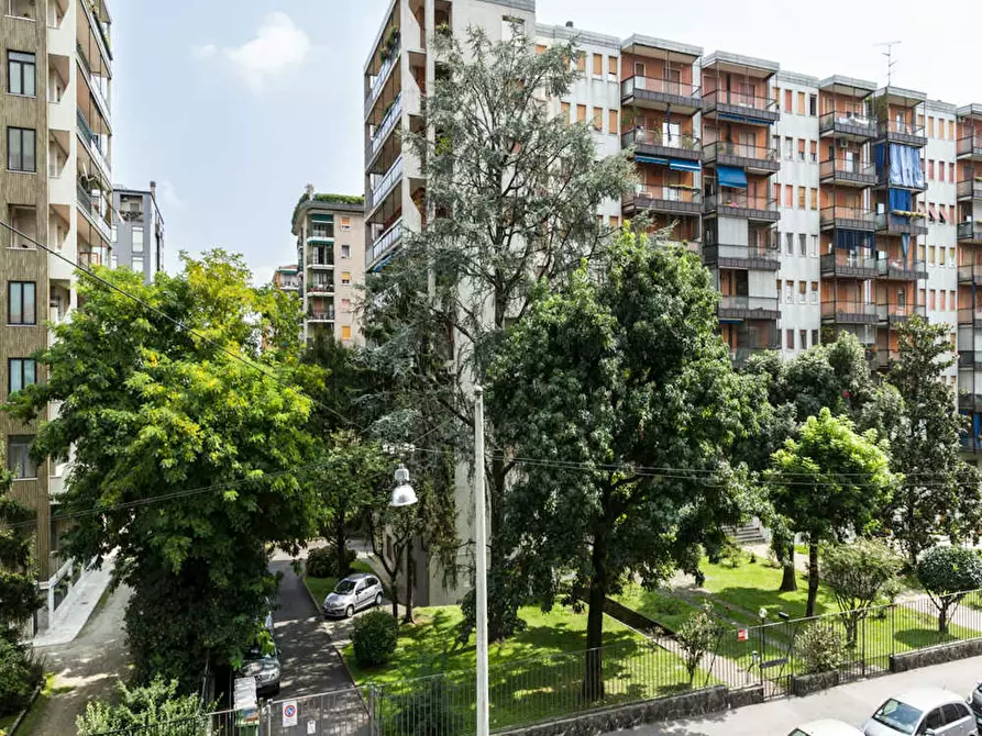 Immagine 10 di Camera in affitto  in Via Temistocle Calzecchi a Milano