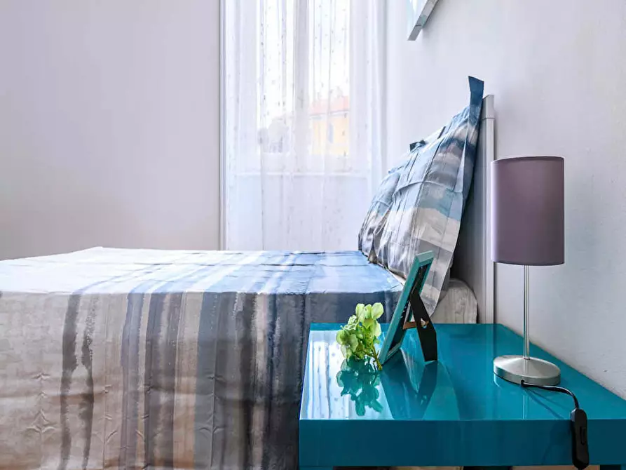 Immagine 1 di Camera in affitto  in Via Valenza a Milano