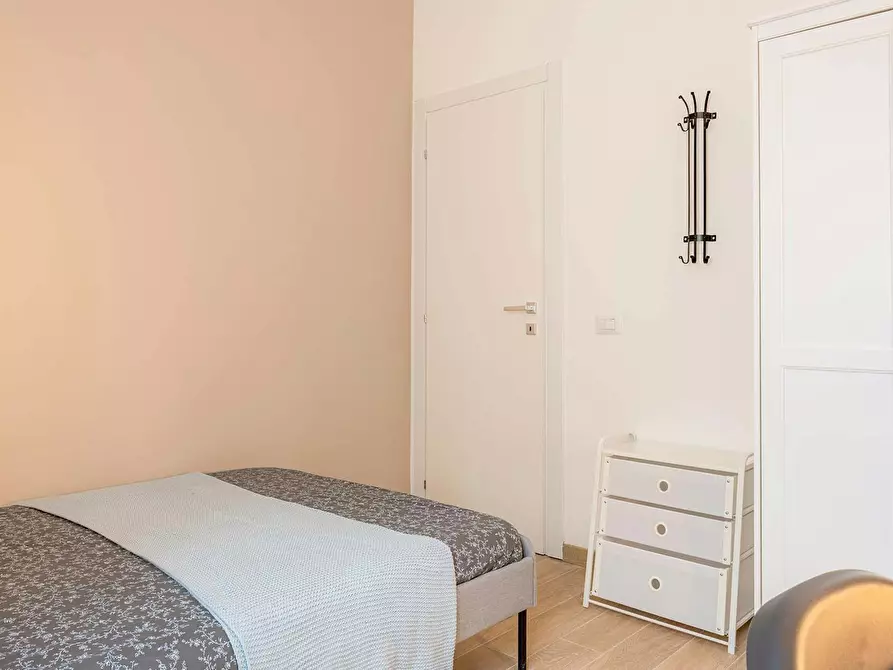 Immagine 5 di Camera in affitto  in Via Val Strona a Milano