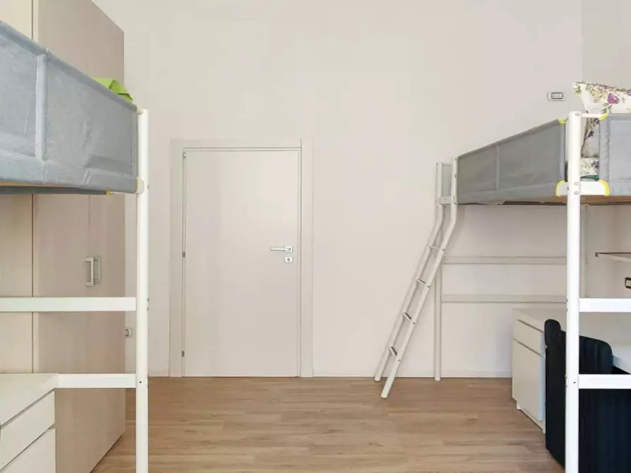 Immagine 2 di Camera condivisa in affitto  in Via Mac Mahon a Milano