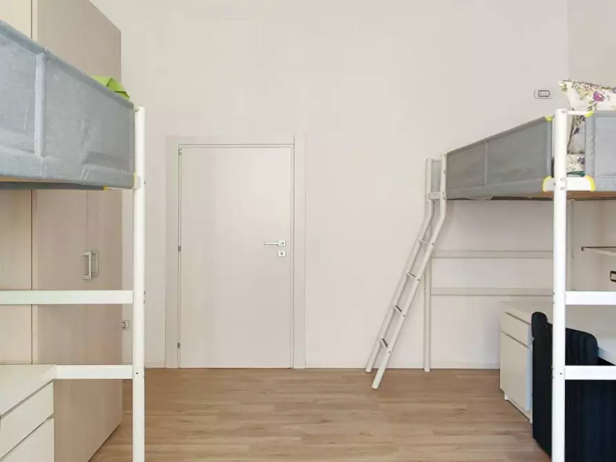 Immagine 2 di Camera condivisa in affitto  in Via Mac Mahon a Milano