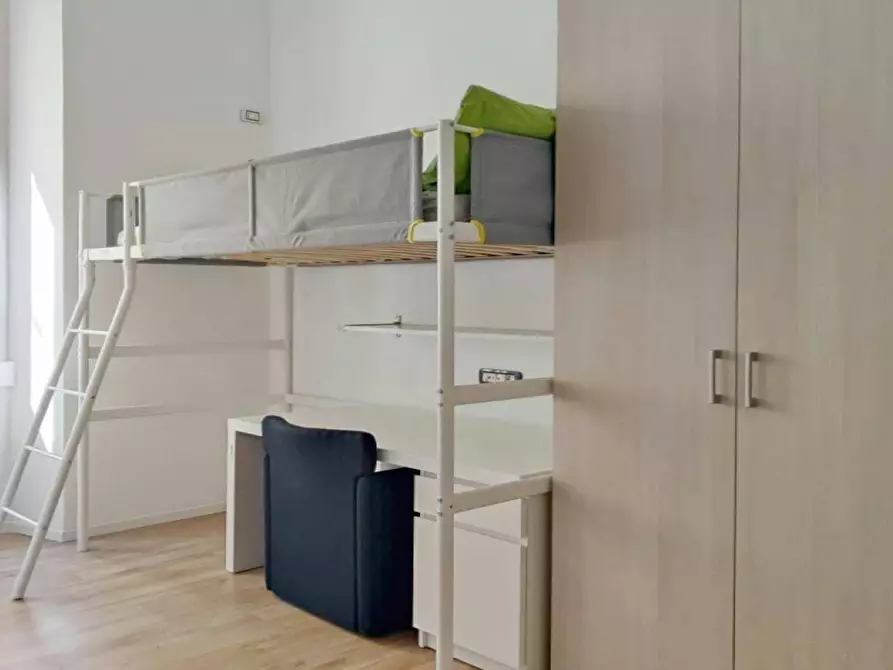 Immagine 1 di Camera condivisa in affitto  in Via Mac Mahon a Milano