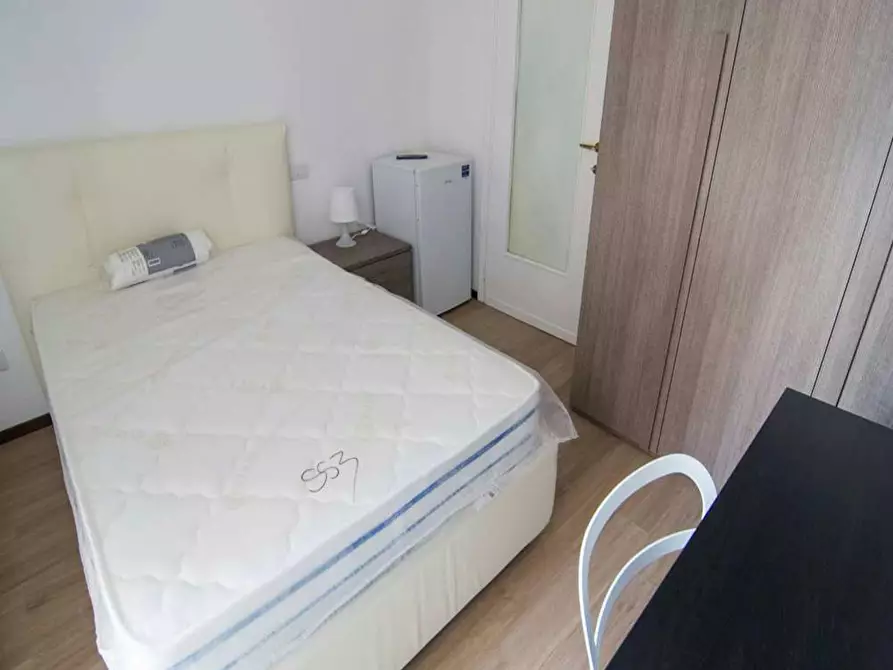 Immagine 3 di Camera in affitto  in Via Francesco Reina a Milano