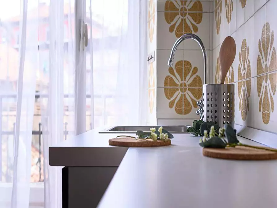 Immagine 10 di Camera in affitto  in Via Valenza a Milano