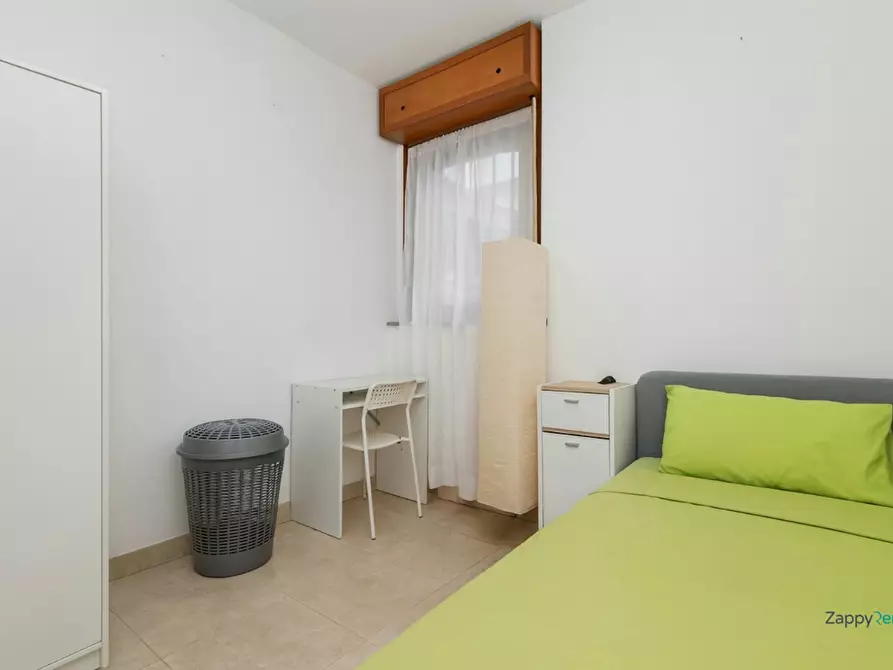 Immagine 2 di Camera in affitto  in Via Jan Palach a Milano